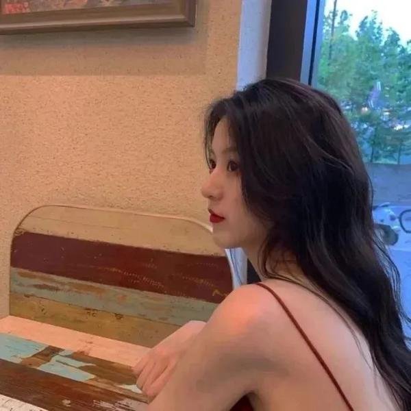 水瓶座女孩
